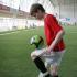 Videolektion: Fotboll freestyle Hur man tar bort magfett för en tjej